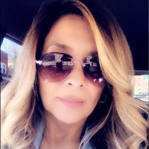 Meet your Posher, Elizabeth